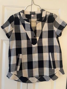 Black and Ivory Plaid Short Sleeve Popover Top